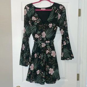 Lovers and Friends Size M Black floral design wrap Dress